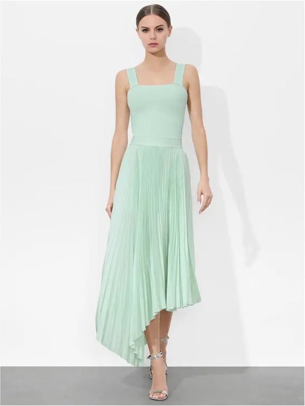 NWT Alice + Olivia Size 2 Mint Pleated Asymmetrical Midi Skirt $440